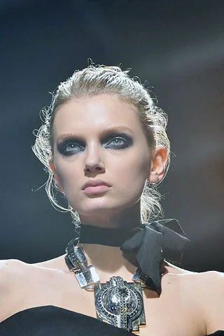 Look 12